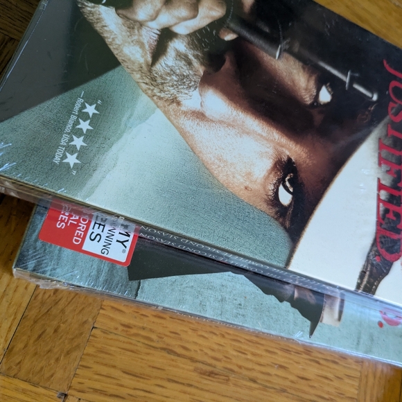 Justified Complete Seasons 1-3 DVD Set - Picture 2 of 4